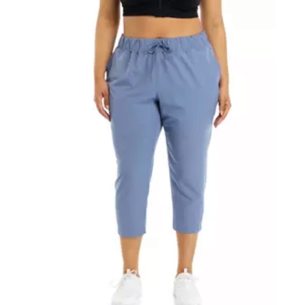 Yogalicious Plus Size Citylite Expedition Travel Capri Pants 2X NWT